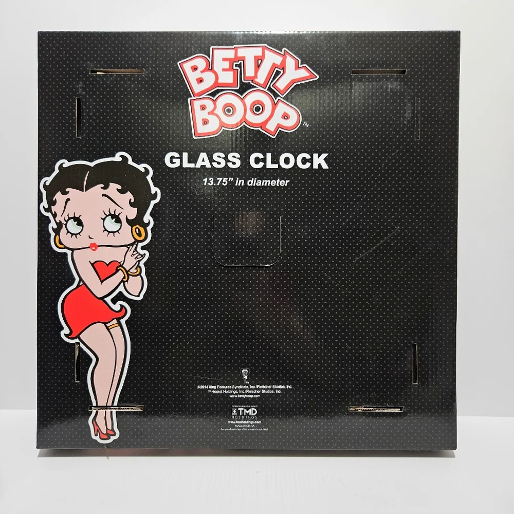 BETTY BOOP Large Round Glass Wall CLOCK TMD Holdings, 13 3/4